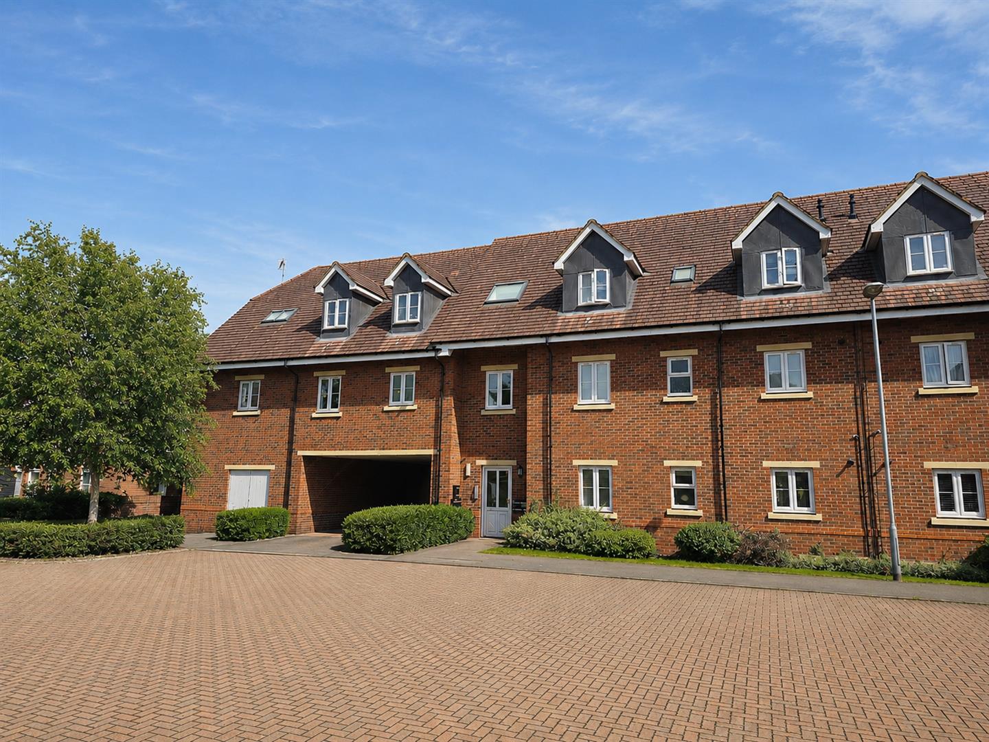 Green Farm Road, Newport Pagnell
